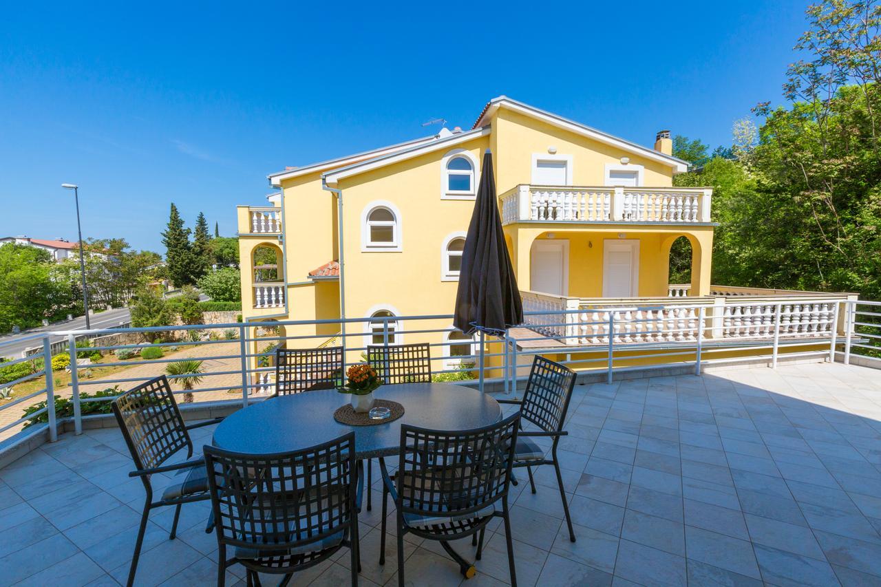 Apartments Claudia Crikvenica Exterior foto