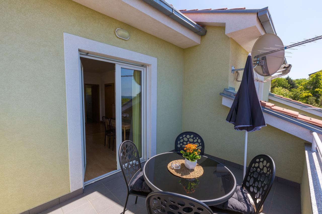 Apartments Claudia Crikvenica Exterior foto